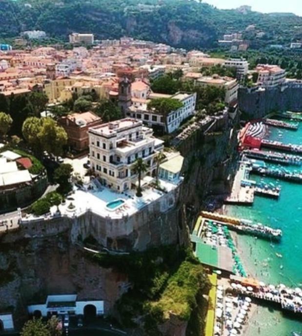 Villa La Terrazza Suites Sorrento Luaran gambar